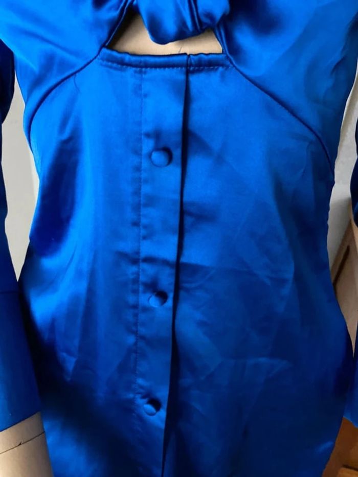 Belle chemise satinée xs Zara - photo numéro 3
