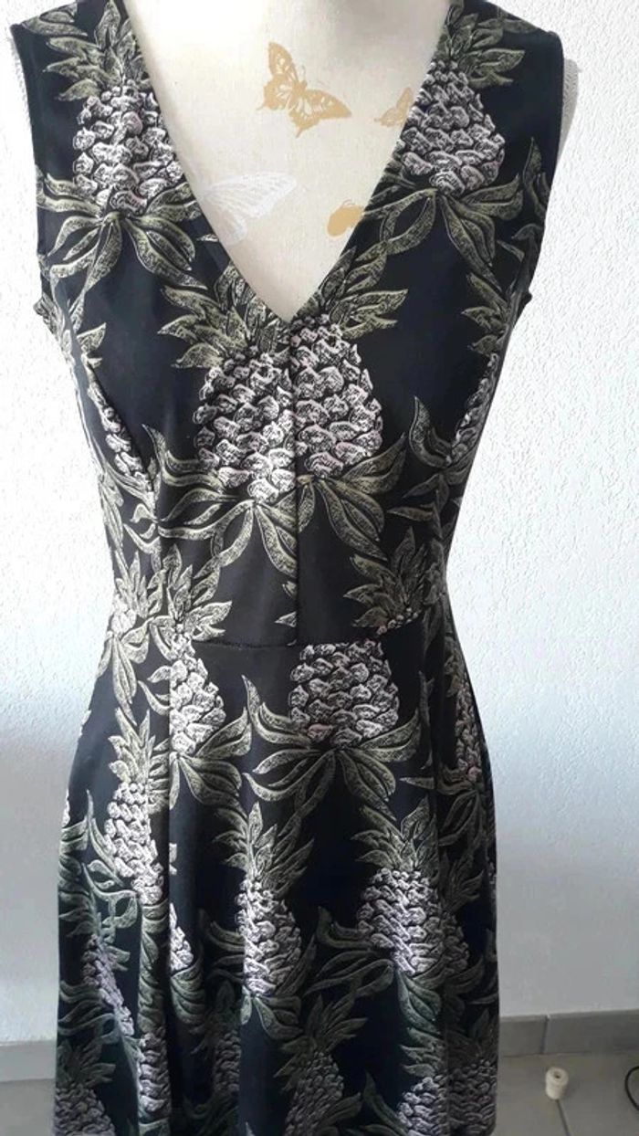 robe d'été taille S/36 H&M très bon état - photo numéro 2