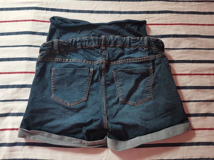 Short en jean avec bandeau grossesse intégré - photo numéro 2