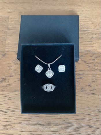 Parure bijoux femme Neuve avec étiquette