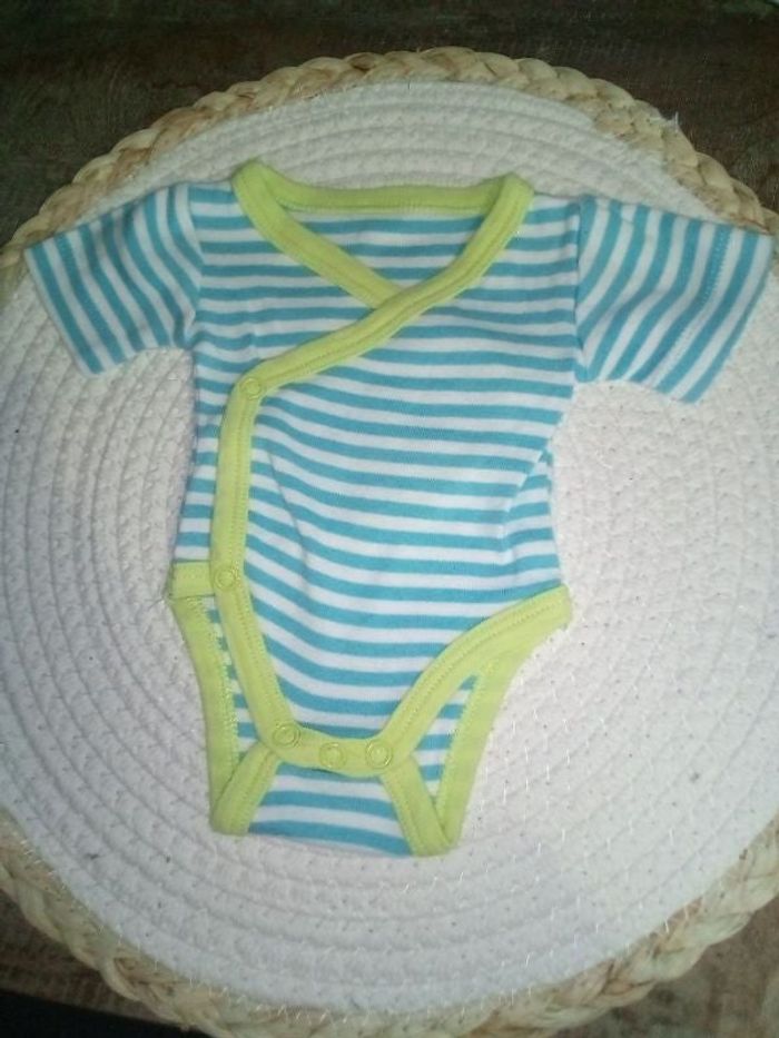 body manche courte naissance