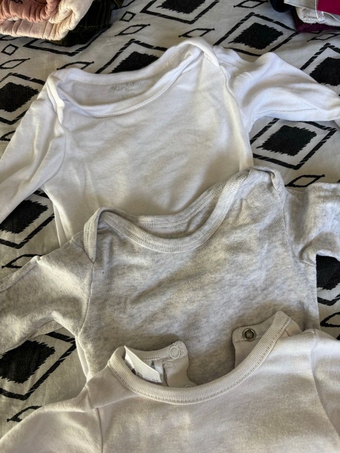 Lot bodies taille 3 mois - photo numéro 6