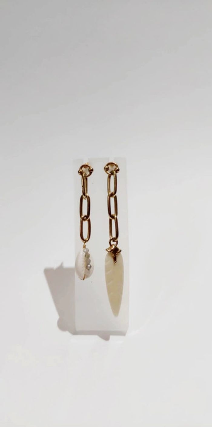 Boucles d'oreilles dorées coquillage hipanema - photo numéro 3