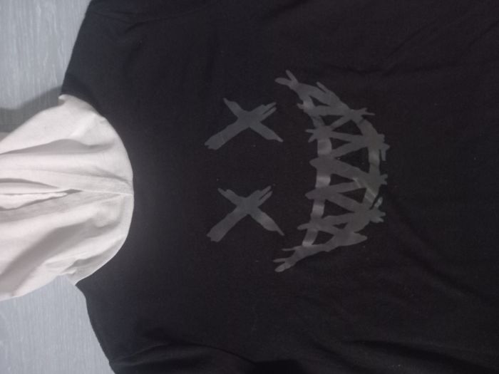 T-shirt noir avec capuche enfant 9ans - photo numéro 2