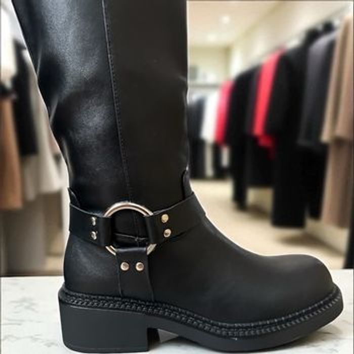 Bottes noir - photo numéro 4