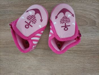 Chaussons rose fermeture éclair