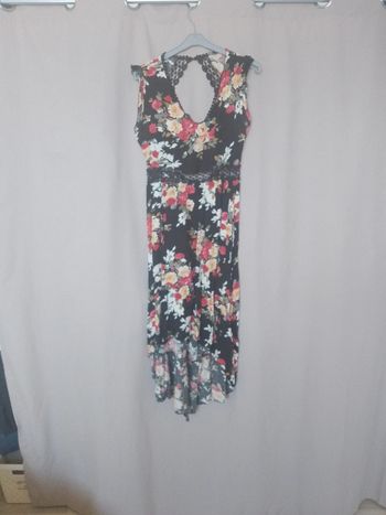 Robe fleurie a dos nue et dentelle taille M