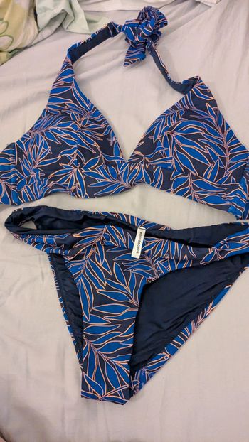 Maillot de bain deux pièces rouge gorge