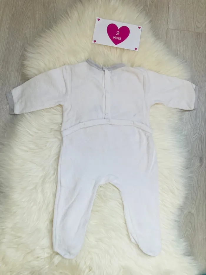9 mois - pyjama velours blanc et gris - photo numéro 3