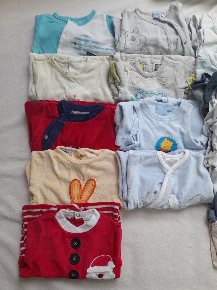 Lot pyjamas bodys 1 mois - photo numéro 2