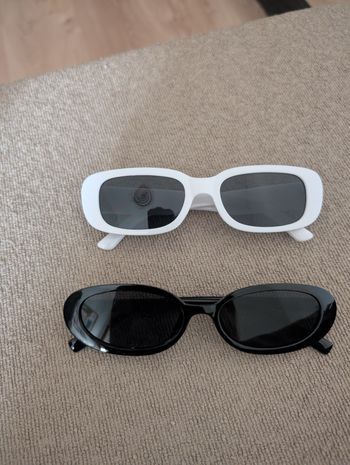 Lot 2 paires lunettes de soleil Neuves