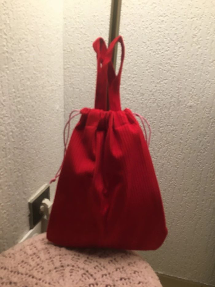 Petit sac en velours rouge - photo numéro 5