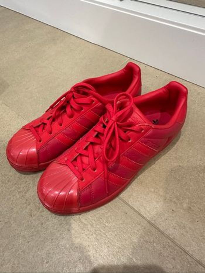 Superstar rouge