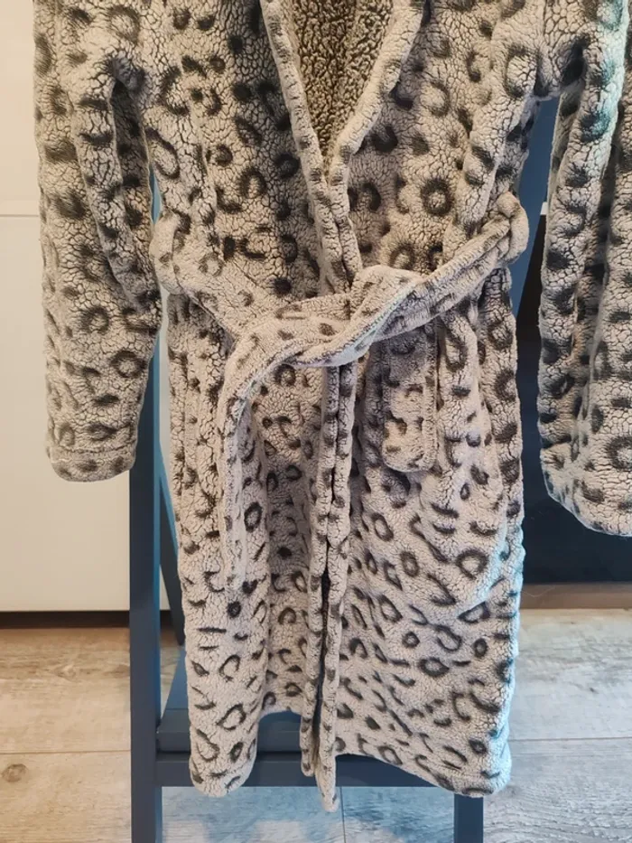 Robe de chambre taille 8/10 ans - photo numéro 3