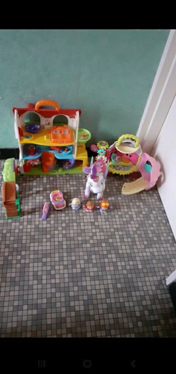 Gros lot tut tut copains