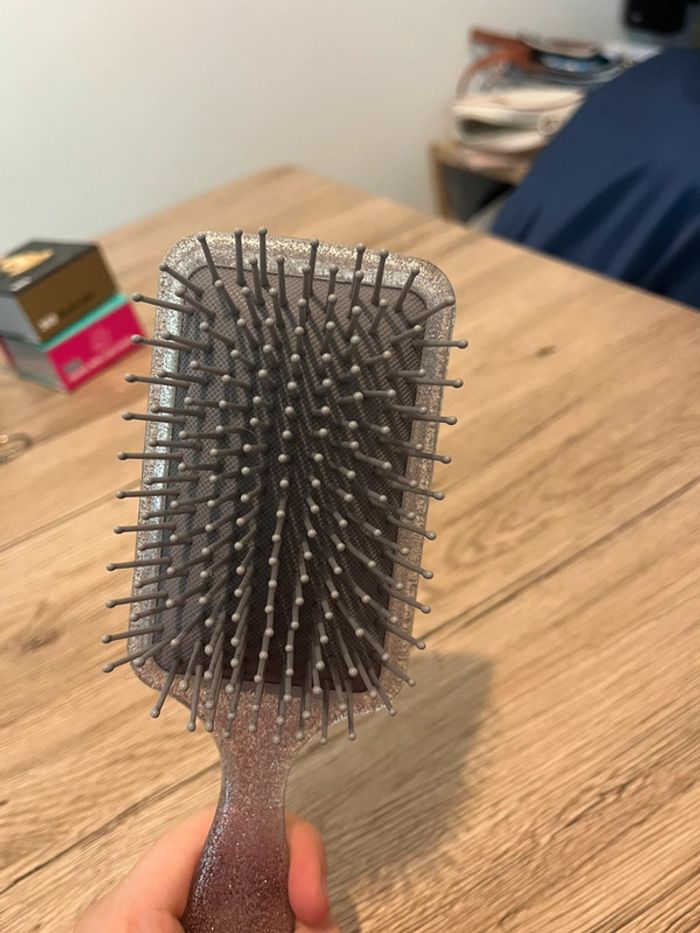 Brosse à cheveux argenté - photo numéro 3