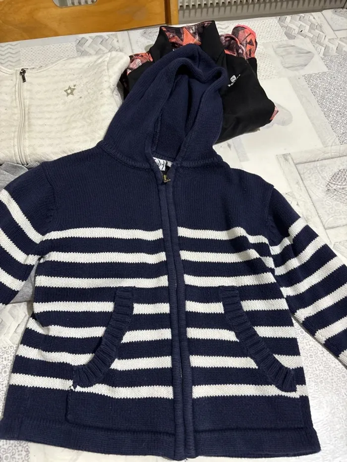 Lot 4 gilets 10 ans - photo numéro 2