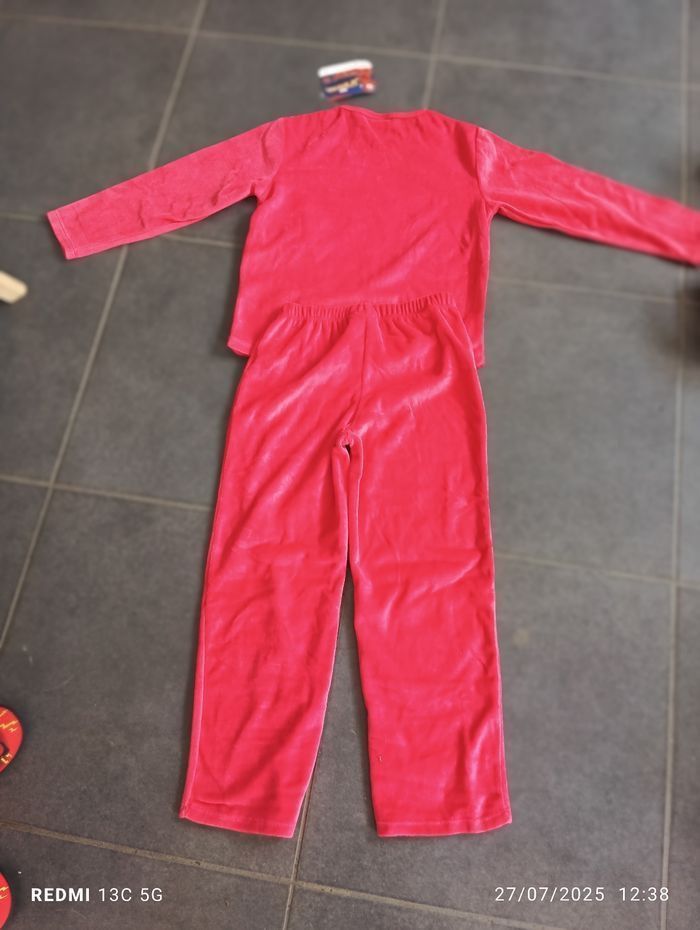 Pyjama velours Spiderman neuf 6 ans - photo numéro 4