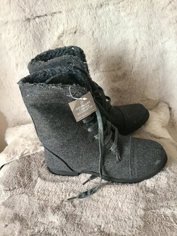 Bottine fourrée avec doublure chaude et douillette grise taille 36 (0124)