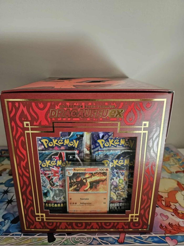 Coffret Figurine Dracaufeu Pokemon - photo numéro 4