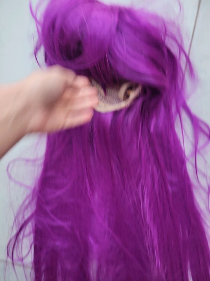 Perruque violet cheveux long et frange taille adulte - photo numéro 3