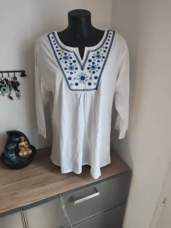 Haut taille 46-48 blanc