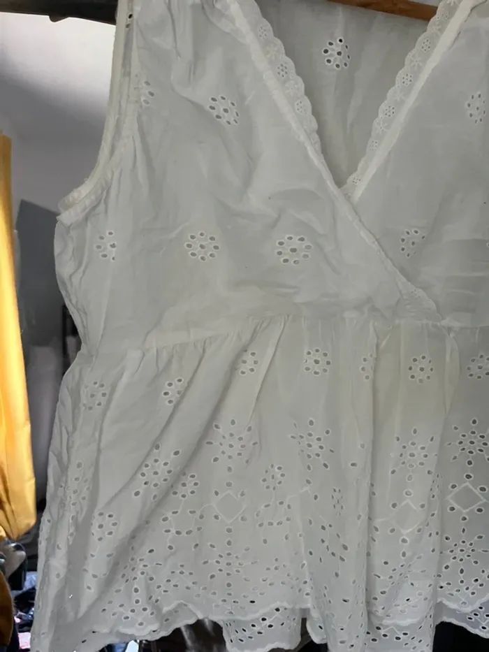 Blouse broderie anglaise Kiabi - photo numéro 2