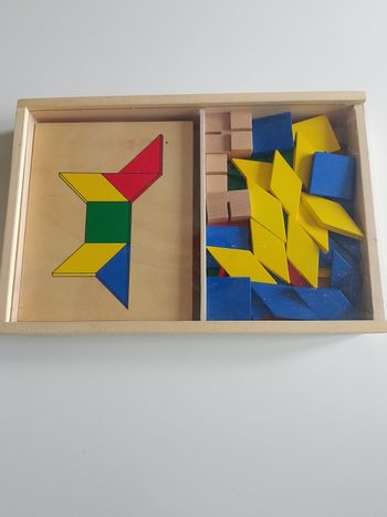 Tangram en bois complet