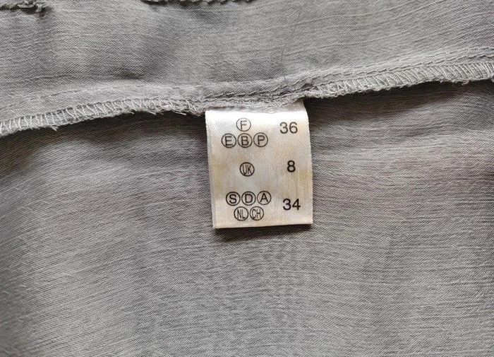 20 € Très beau caraco / débardeur y2k vintage avec perles sur le devant Références taille 36 - photo numéro 6