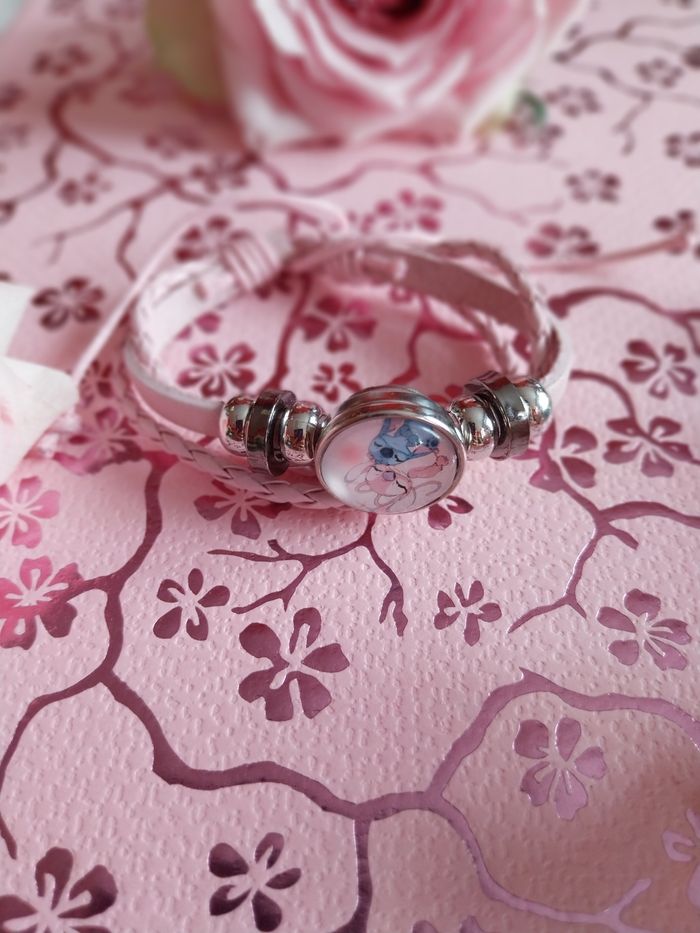Bracelet stitch rose