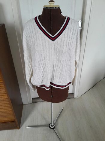 Petit pull court torsadé Hollister