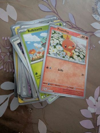 Lot de 100 cartes Pokémon " communes"