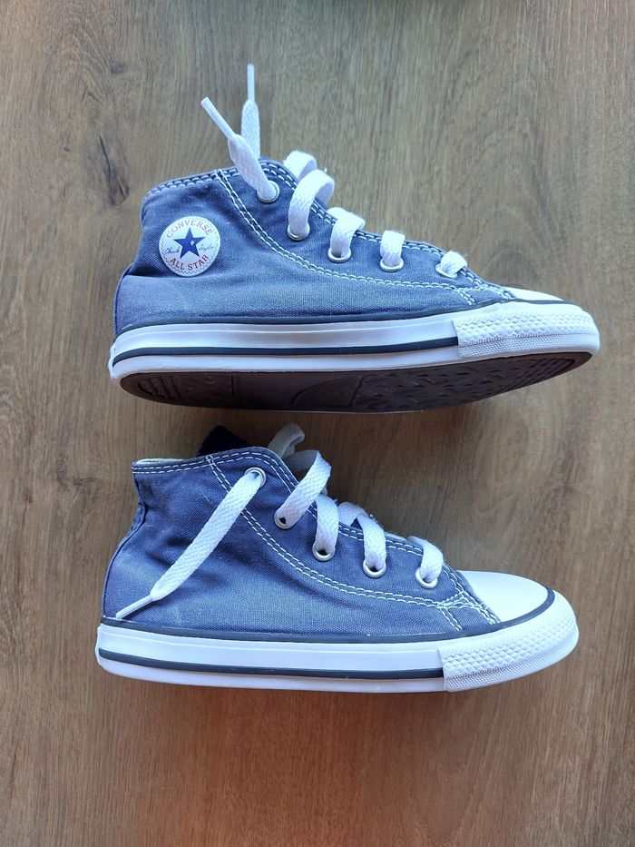 Converse montantes en toile pointure 26 - photo numéro 3