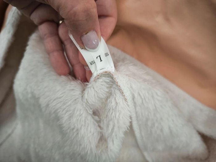 Manteau long saumon clair avec col en fausse fourrure Taille L - photo numéro 3
