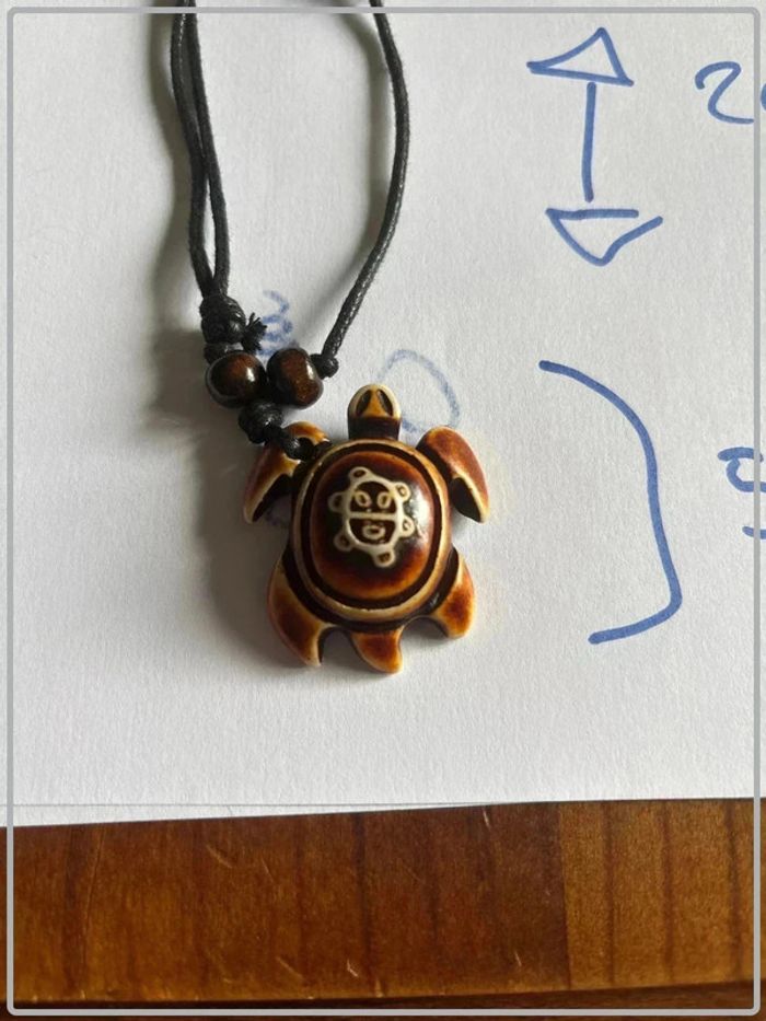 Collier tortue en résine - photo numéro 3
