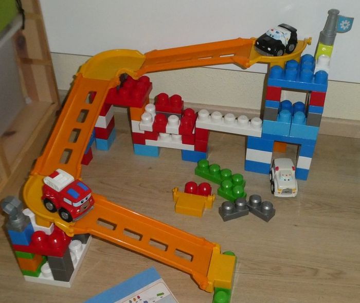 Lot Megabloks Circuit pompier, police + robot - photo numéro 3