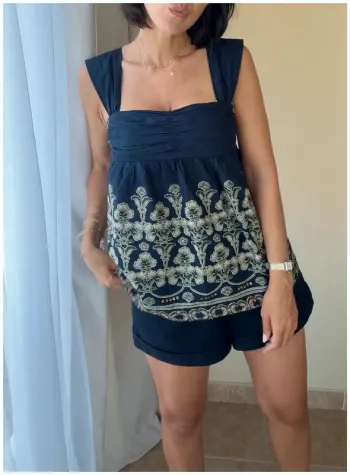 Haut Maje bleu fleuri 38 bon état