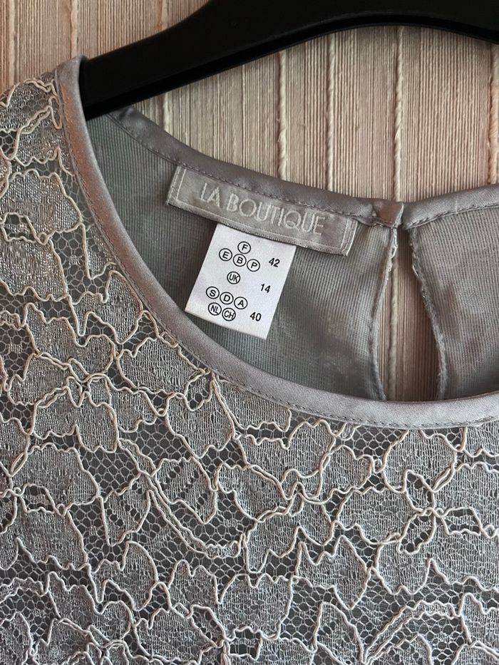 Tee-shirt dentelle taille 40/42 - photo numéro 2