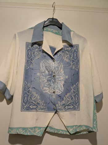 Magnifique chemise vintage soyeuse Estee  Lise blanc écru, beige et bleue. Taille 42/44