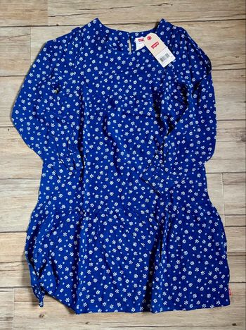 Robe Levis taille 12 ans. Neuve étiquetée