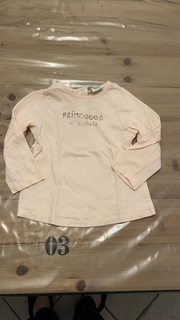 T shirt tape à l’œil rose 18 mois