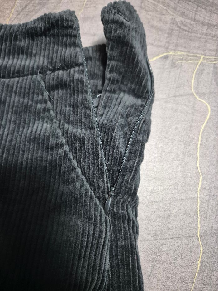 Jupe neuve taille 38 mais vaut un 40 - photo numéro 5