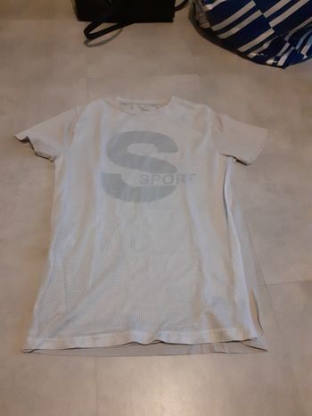 Tee shirt.