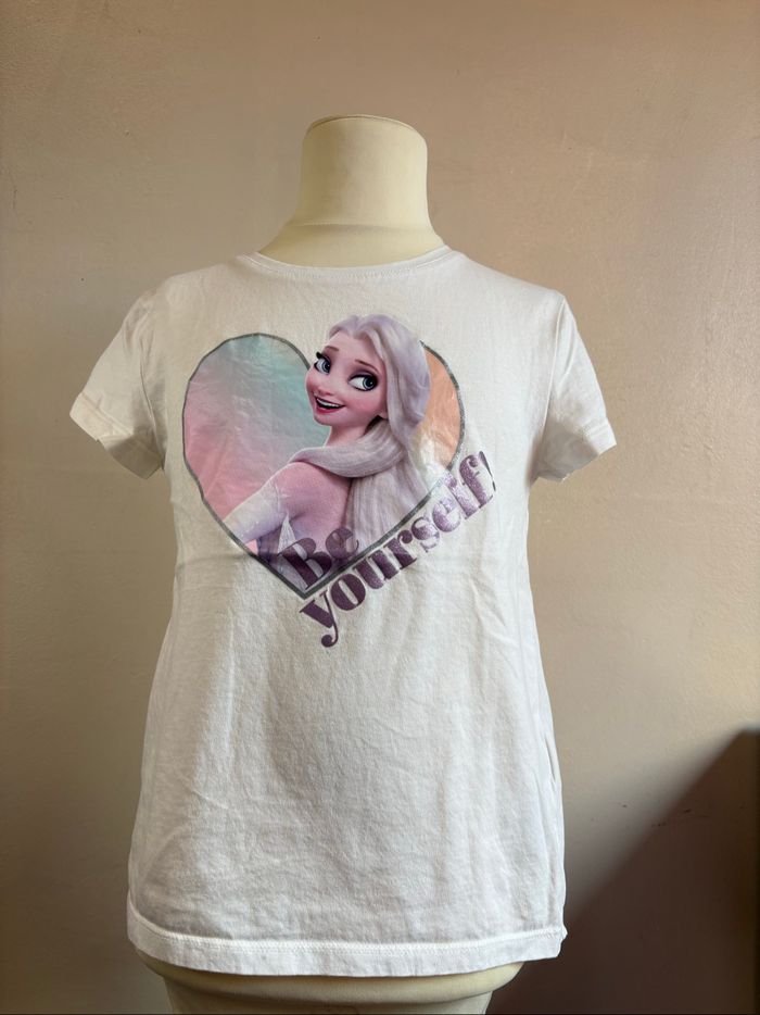 T-shirt fille taille 122/128 - photo numéro 1