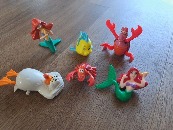 Lot figurine la petite sirene