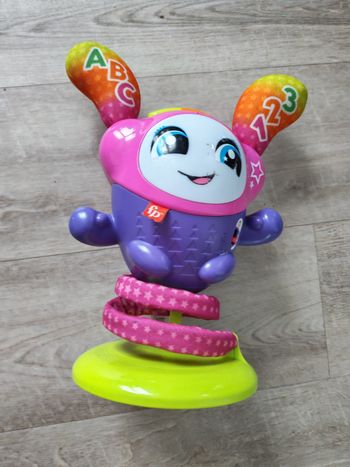 Robot danseur rose v tech