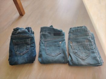 Lot de 3 jeans taille 4 ans