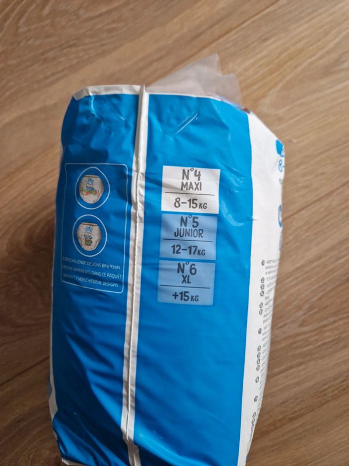 Lot de couches culotte Delhaize pants numéro 4 maxi 8-15 kg - photo numéro 3
