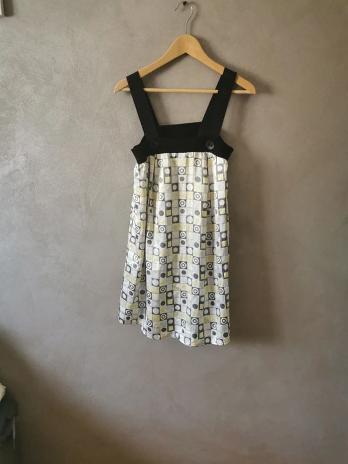 Très joli top à bretelles larges taille 42.