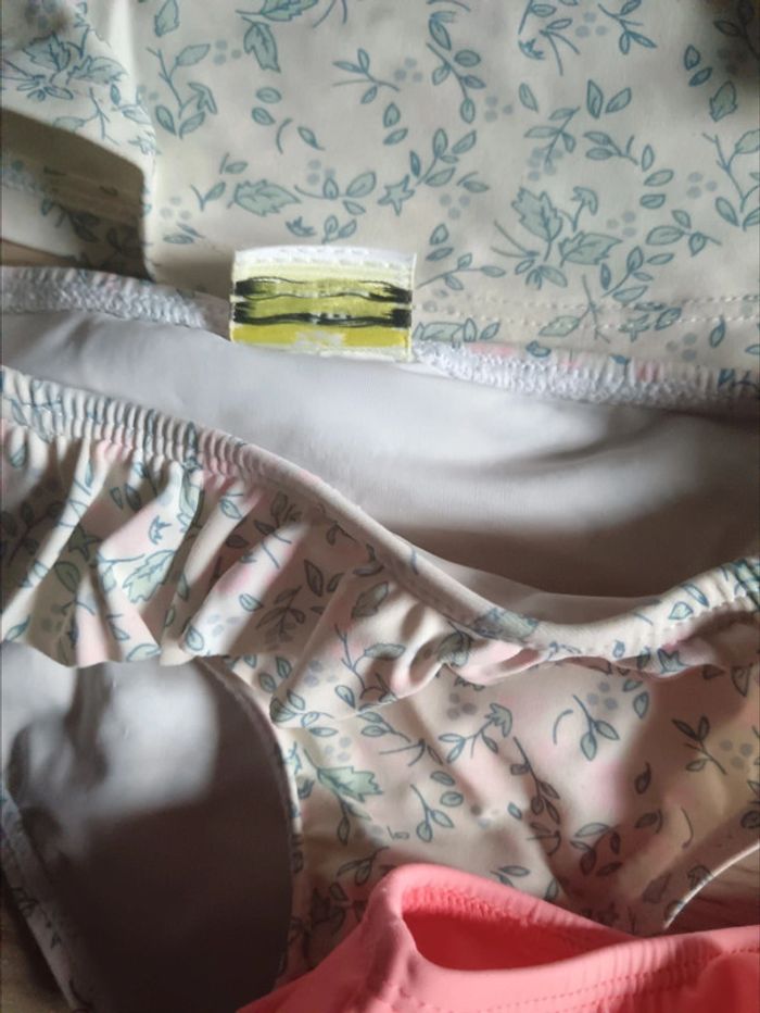 Maillot de bain antibuv 2 pièces TAO 12 mois fleuri blanc et rose - photo numéro 2